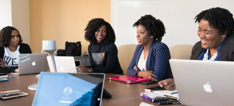 people agreeing on moving service Austin