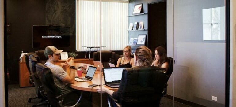 employees planning a smooth office move in Texas