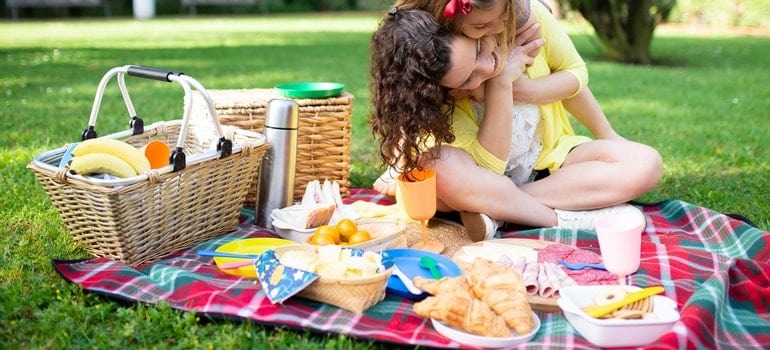 Two girls set to enjoy the summer in Austin