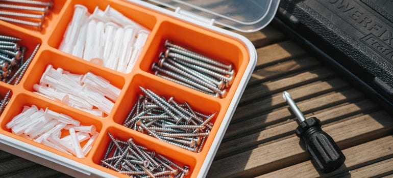 Tools you need when pack your king size bed