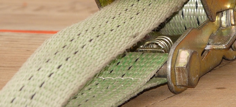 image of a strap and turnbuckle
