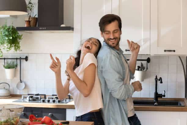 Tips to ease the moving stress when moving in together