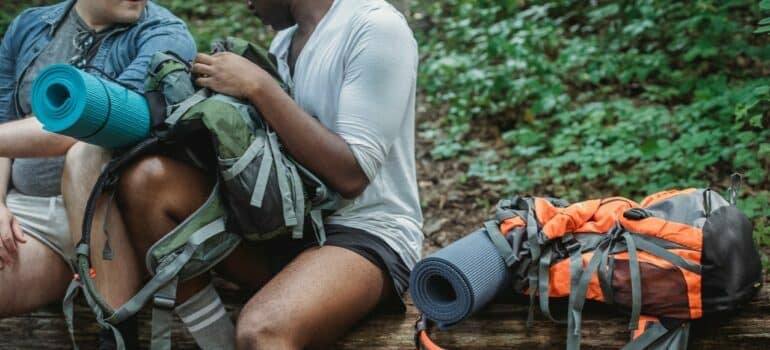 friends enjoying after packing for summer break