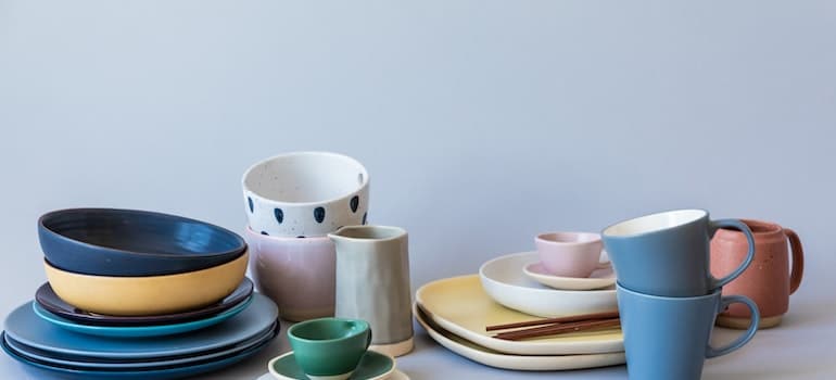 A variety of different kitchenware