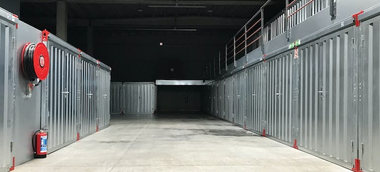 Indoor storage units - storage unit features to look for when moving to Austin.