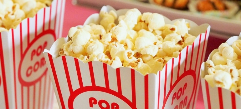 Popcorn on the table